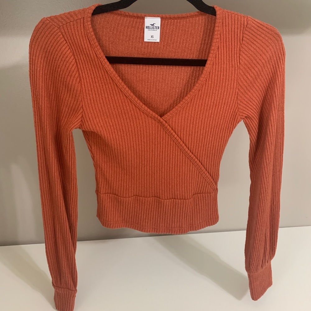 Hollister Cropped / Wrap Long Sleeve Top